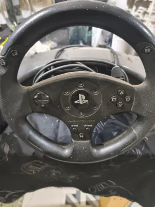 Volante Thrustmaster PS4