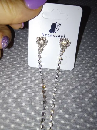 Orecchini pendenti con strass