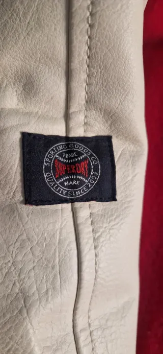 Chaqueta Superdry estilo americano. Talla M.