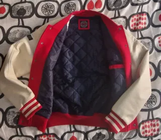 Chaqueta Superdry estilo americano. Talla M.