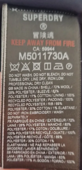 Chaqueta Superdry estilo americano. Talla M.