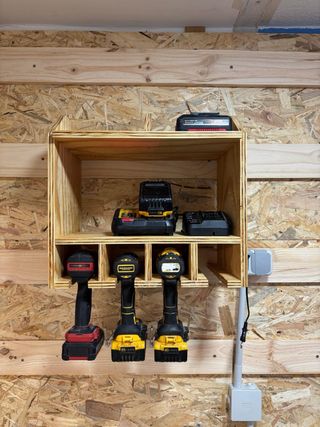 Organizador de Taladros en madera de Pino