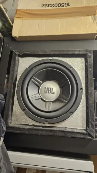 Subwoofer JBL 10 cassa chiusa MDF artigianale