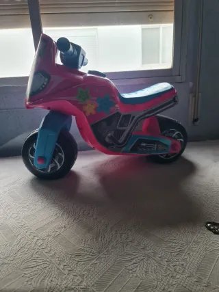 Moto correpasillos rosa y azul