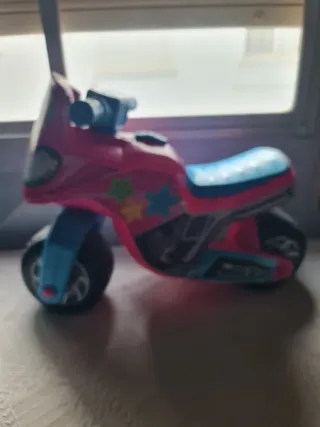 Moto correpasillos rosa y azul