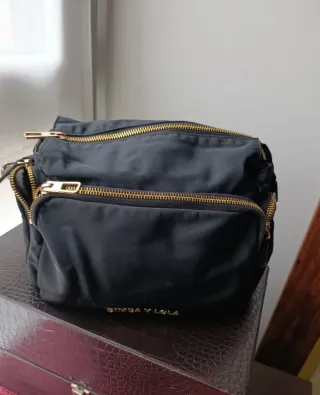 Bolso Negro BIMBA Y LOLA Dorado