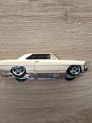Hot Wheels Auto '66 Chevy Nova