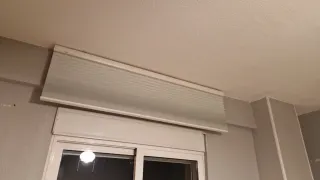 Estor eléctrico blanco Ikea