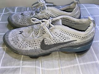 Nike Vapormax grises y blancas