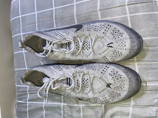 Nike Vapormax grises y blancas