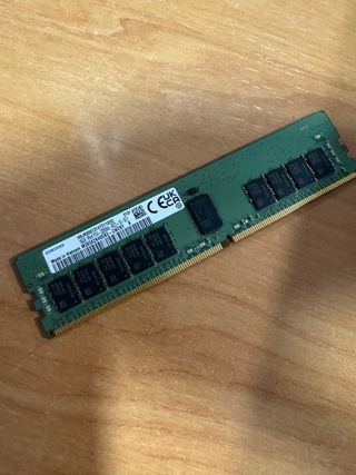 RAM para servidor. Marca Samsung DDR4 3200 16GB