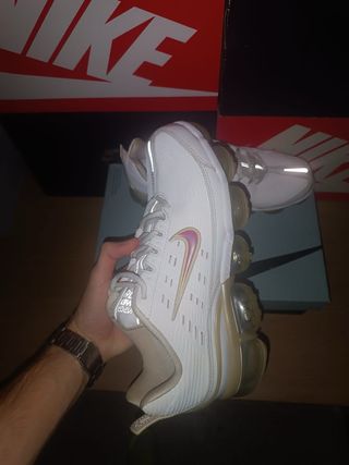 Nike Air Vapormax Blancos y Dorados