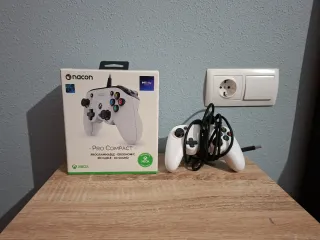 Mando Nacon Pro Compact Xbox Blanco