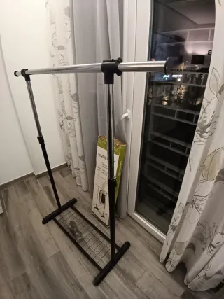 Perchero Metálico con Zapatero  10 euros unidad