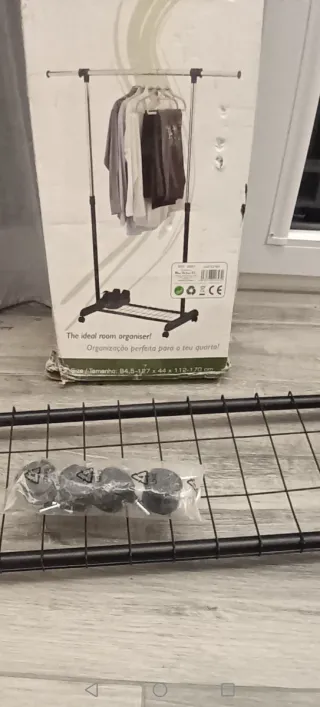 Perchero Metálico con Zapatero  10 euros unidad