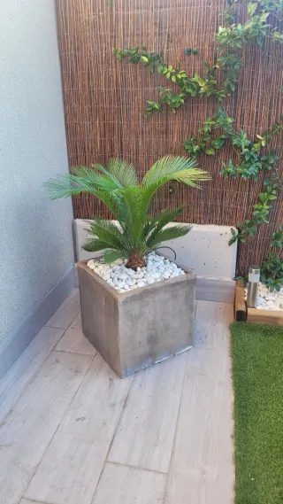 Macetero grande de piedra