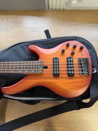 Bajo Yamaha TRBX 505