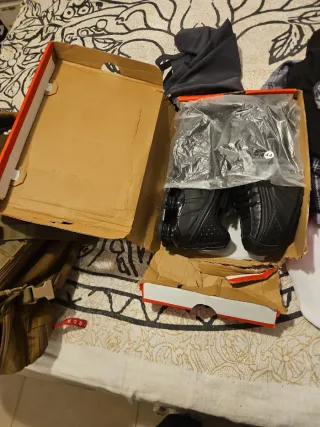 Nike Shox R4 Triple Black Talla 44 Nuevas Y2K