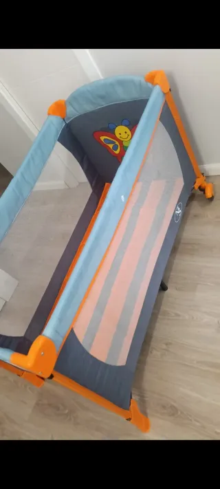 Cuna de viaje plegable