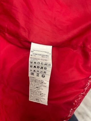 Cazadora niña Benetton 4-5 años roja