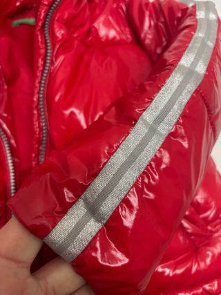 Cazadora niña Benetton 4-5 años roja