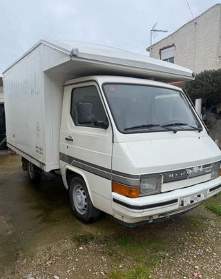 Nissan  Trade 1991