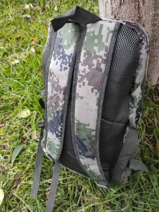 Mochila camuflaje pixelado lona plastificada