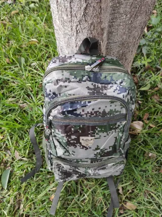 Mochila camuflaje pixelado lona plastificada