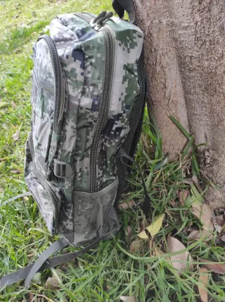 Mochila camuflaje pixelado lona plastificada