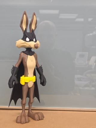 Figura Coyote como Batman Impresa 3D
