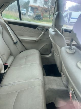 Mercedes-Benz C220 2004