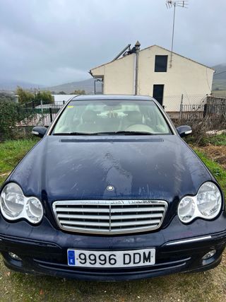 Mercedes-Benz C220 2004