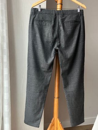 Pantalón cuadros gris chico