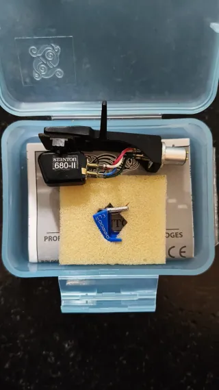 Portacápsulas Stanton 680 con cápsula y aguja