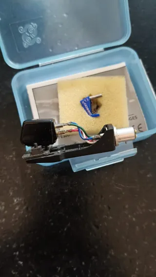 Portacápsulas Stanton 680 con cápsula y aguja