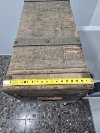 Cofre/baúl antiguo madera y metal