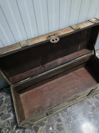 Cofre/baúl antiguo madera y metal