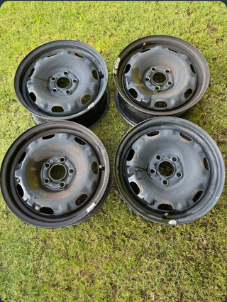 Llanta 607601027A - 6Jx14 ET37