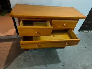 Cómoda recibidor de pino