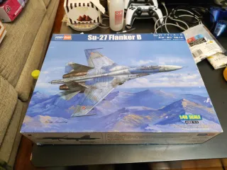 Maqueta Hobby Boss Su-27 Flanker B 1:48
