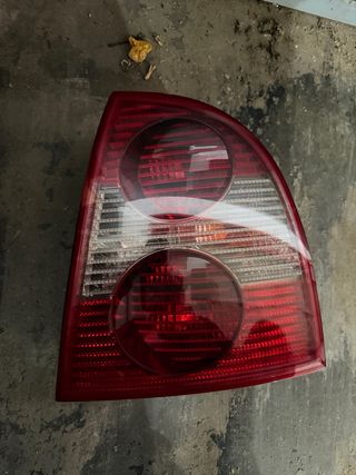 Pilotos trasero volkswagen passat 2002