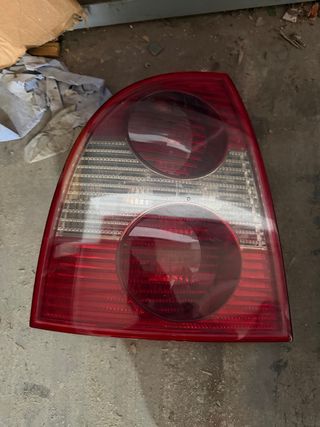 Pilotos trasero volkswagen passat 2002