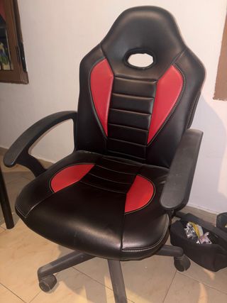 Silla de escritorio gamer negra y roja