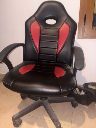 Silla de escritorio gamer negra y roja