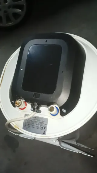 Termo eléctrico blanco