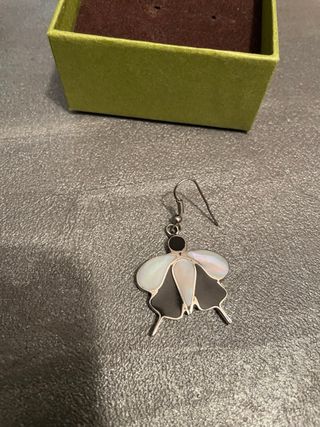 Orecchini pendenti madreperla farfalla