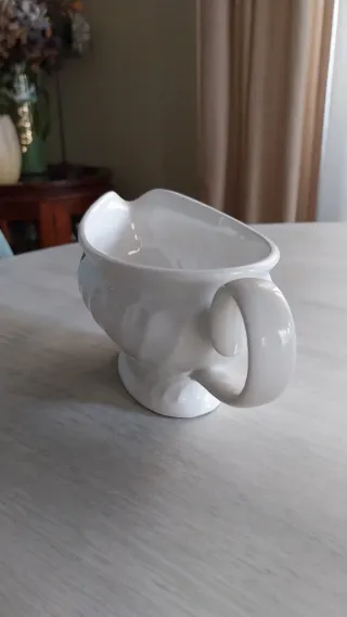 Salsera de loza blanca de La Pontesa