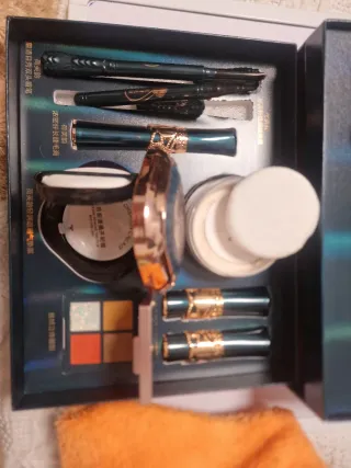Caja de Maquillaje Elegante Queling Yuerong