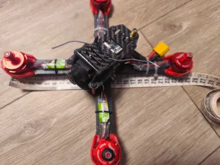 Drone de carreras FPV con cámara