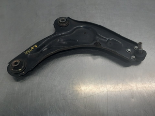 BRAZO SUSPENSION INFERIOR DELANTERO DERECHO RENAU